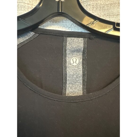 Lululemon Black Long Sleeve Runder Under - Picture 2 of 3